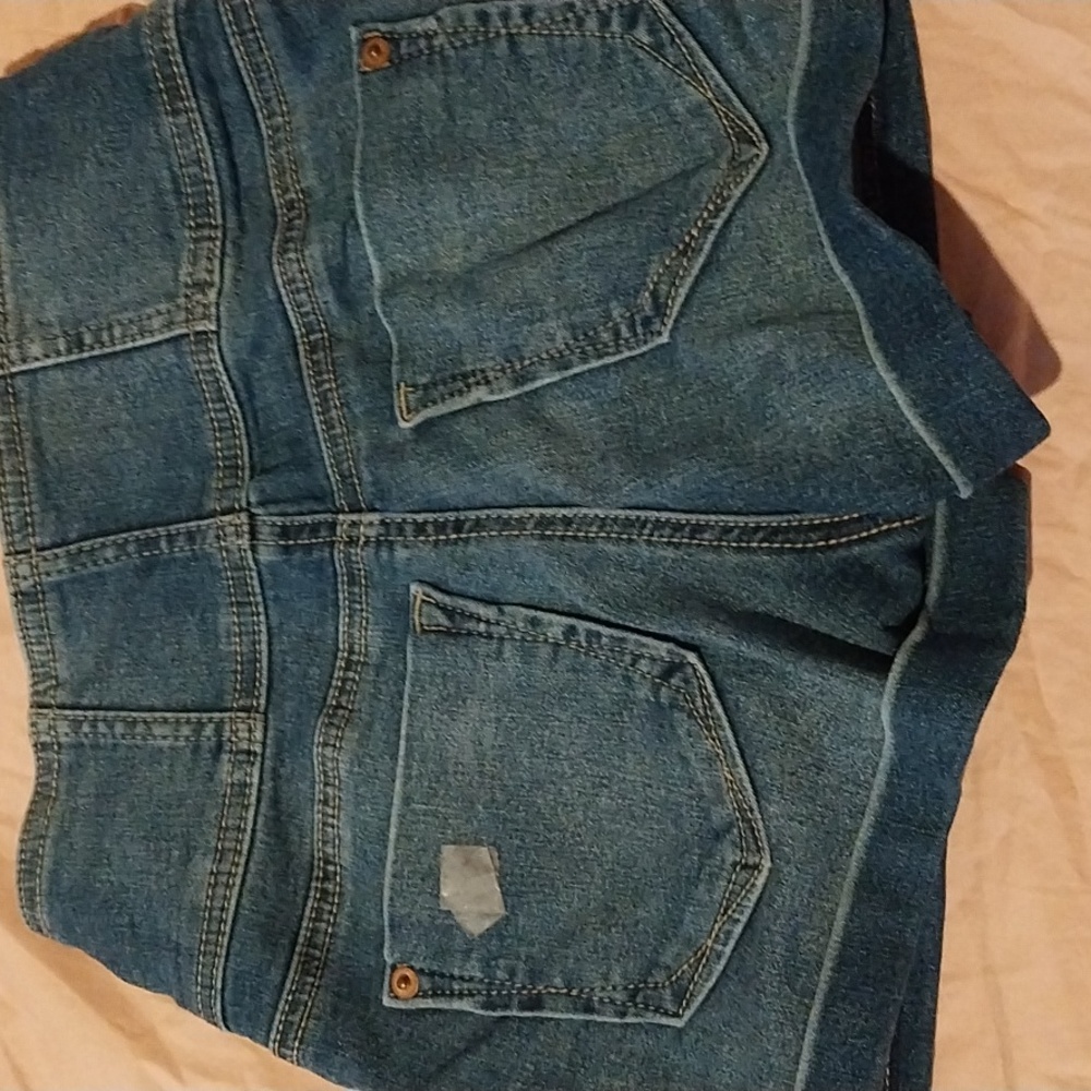 Shorts - Picture 2 of 2